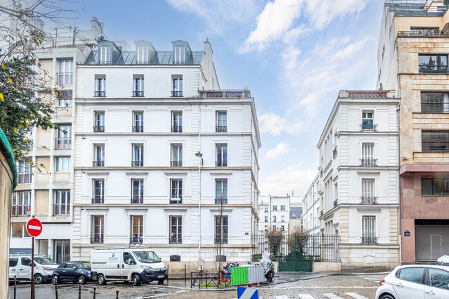 Plus de détails pour 11 Rue Chateaubriand, Paris - Bureau à louer