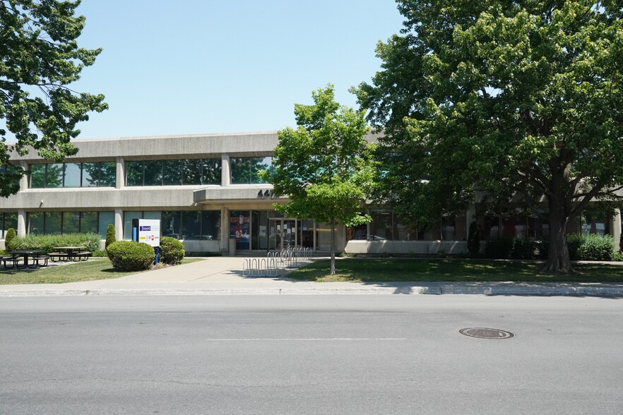 4455-4475 Rue Frontenac, Montréal, QC à louer - Photo de l’immeuble – Image 2 sur 16