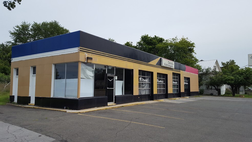 103 Columbia Tpke, Rensselaer, NY à vendre - Photo de l’immeuble – Image 2 sur 9