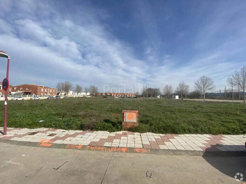 Terrain dans Yunquera de Henares, Guadalajara à vendre - Photo principale – Image 1 sur 5