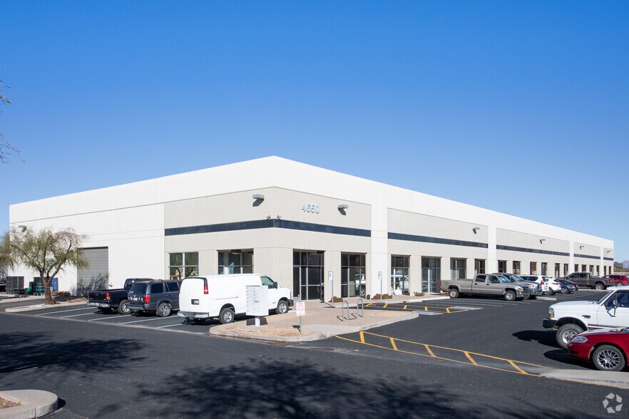 4650 S Coach Dr, Tucson, AZ à louer - Photo de l’immeuble – Image 3 sur 4