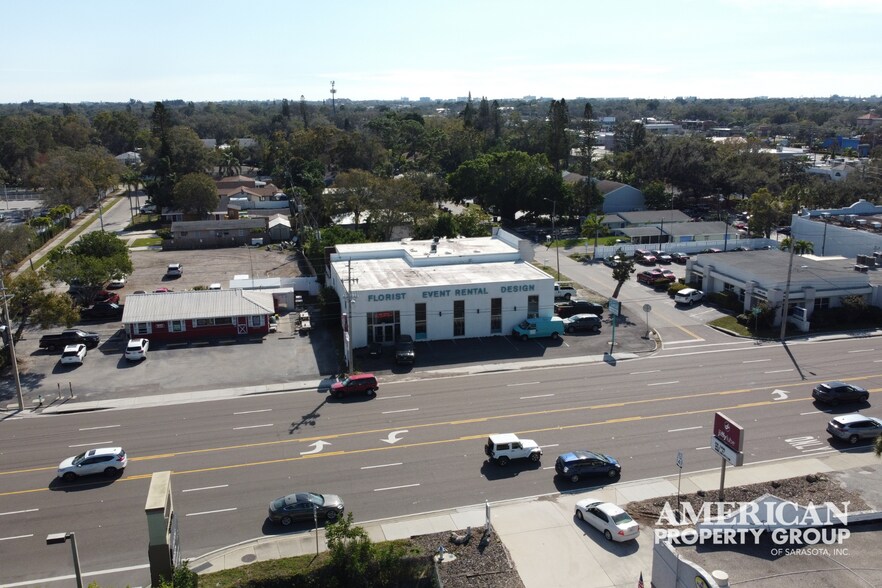 2048 Bee Ridge Rd, Sarasota, FL à louer - Photo de l’immeuble – Image 2 sur 9