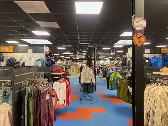 Plus de détails pour Local commercial à louer