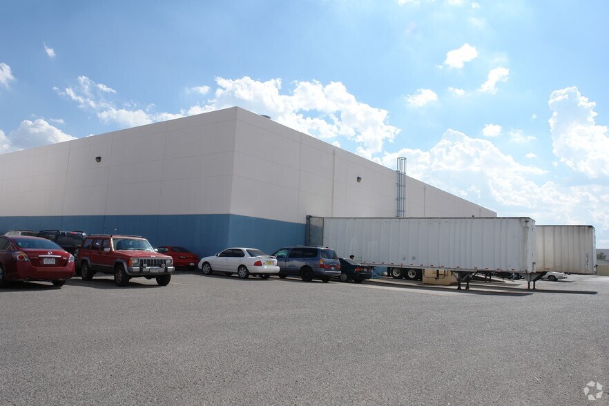 42 Butterfield Cir, El Paso, TX à louer - Photo de l’immeuble – Image 2 sur 12