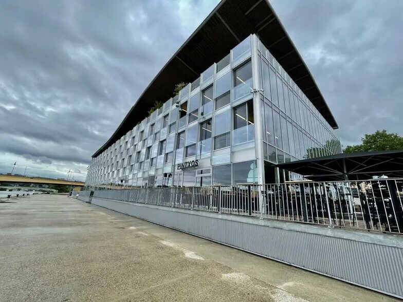 Bureau dans Rouen à louer - Photo de l’immeuble – Image 3 sur 10