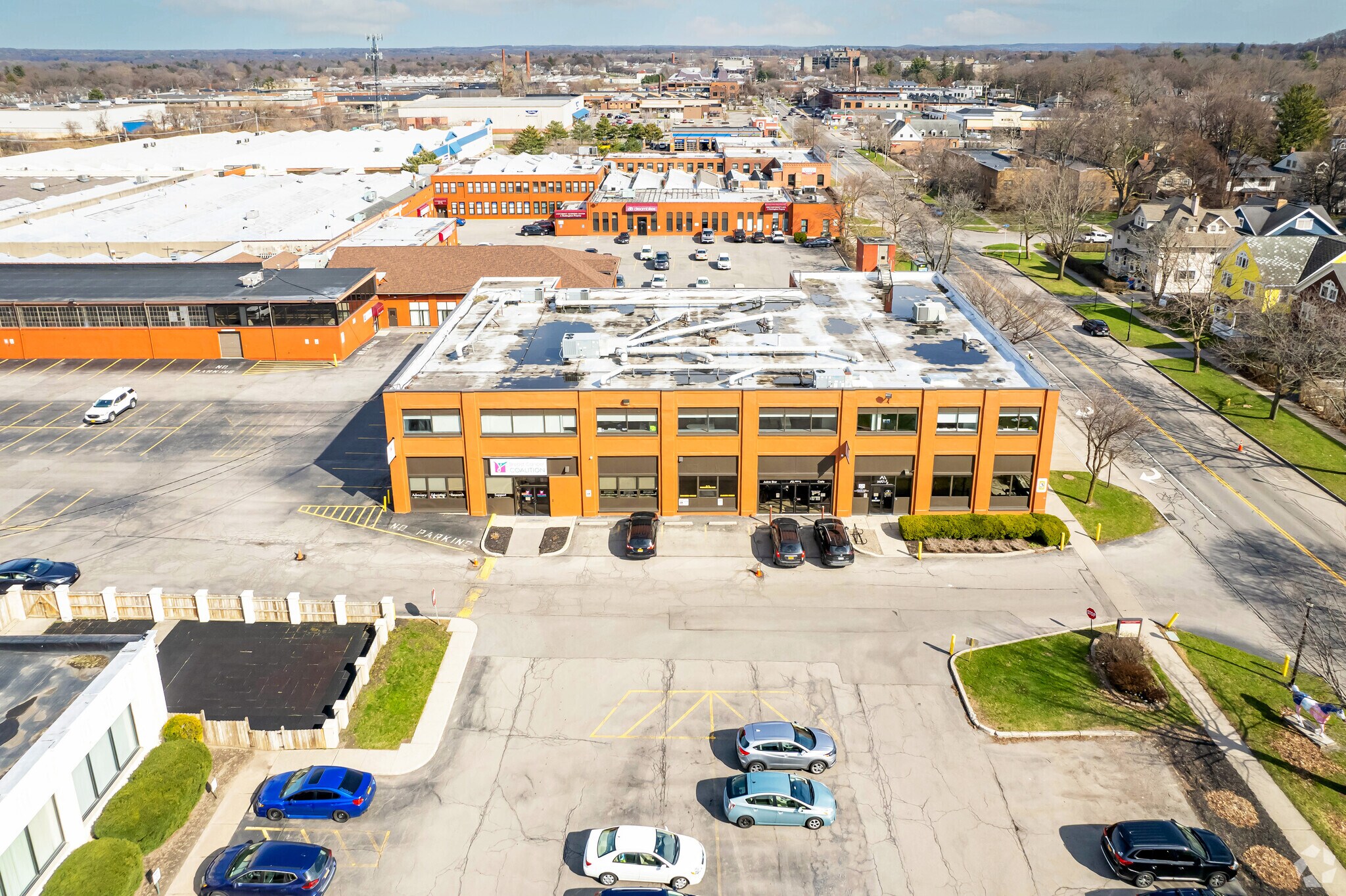 1046-1194 University Ave, Rochester, NY à louer Photo principale– Image 1 sur 9