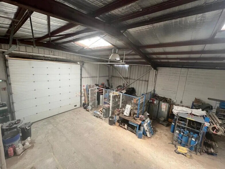 Local d’activités dans Vitrolles à louer - Photo intérieure – Image 3 sur 6