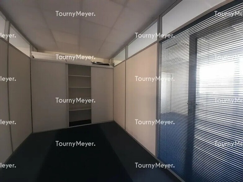 Bureau dans Saint-Grégoire à louer - Photo intérieure – Image 3 sur 4