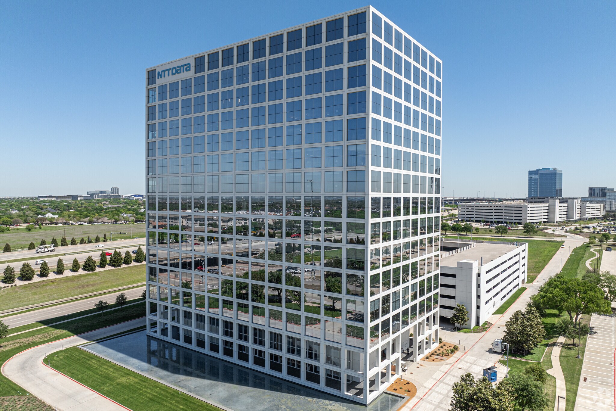 7950 Legacy Dr, Plano, TX à louer Photo de l’immeuble– Image 1 sur 21