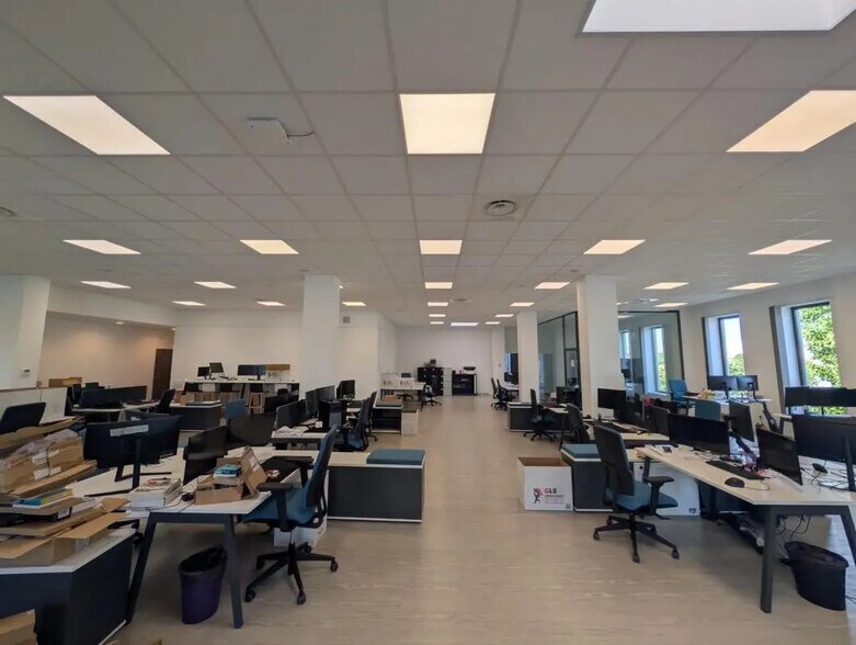 Bureau dans Saint-Gratien à louer - Photo de l’immeuble – Image 3 sur 14