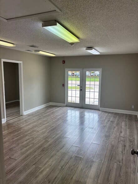 5715 26th St W, Bradenton, FL à vendre - Photo de l’immeuble – Image 3 sur 14