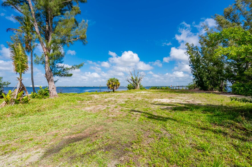 6141 Elliott St, Punta Gorda, FL à vendre - Aérien – Image 3 sur 8