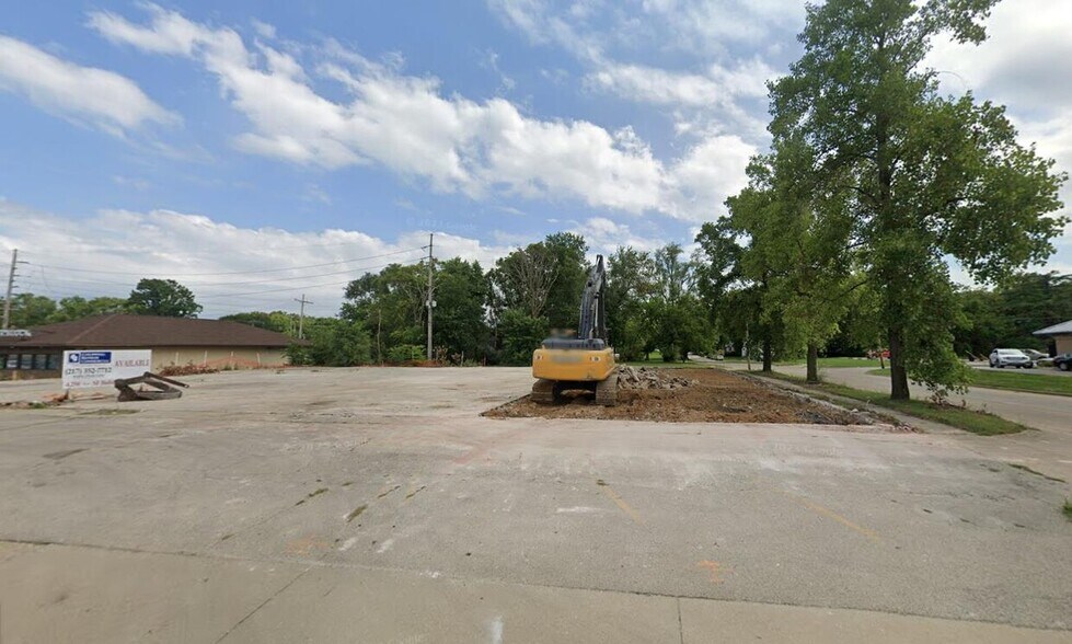 1103 E Eldorado St, Decatur, IL à vendre - Photo de l’immeuble – Image 2 sur 2