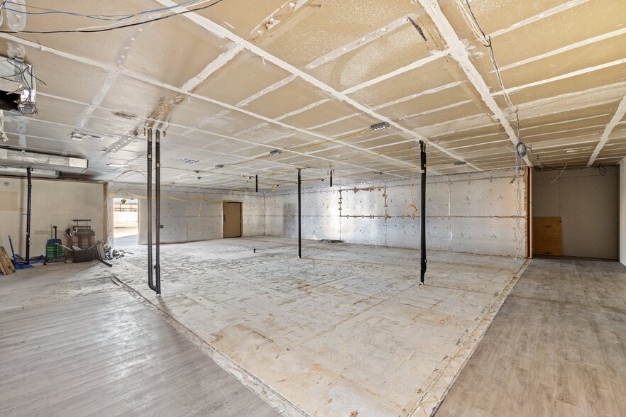 68766 Perez Rd, Cathedral City, CA à louer - Photo intérieure – Image 3 sur 5