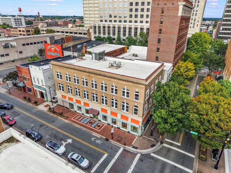 131 W Fourth St, Winston-Salem, NC à vendre - Photo de l’immeuble – Image 2 sur 5