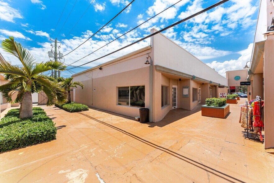 820 E New Haven Ave, Melbourne, FL à louer - Photo de l’immeuble – Image 1 sur 62