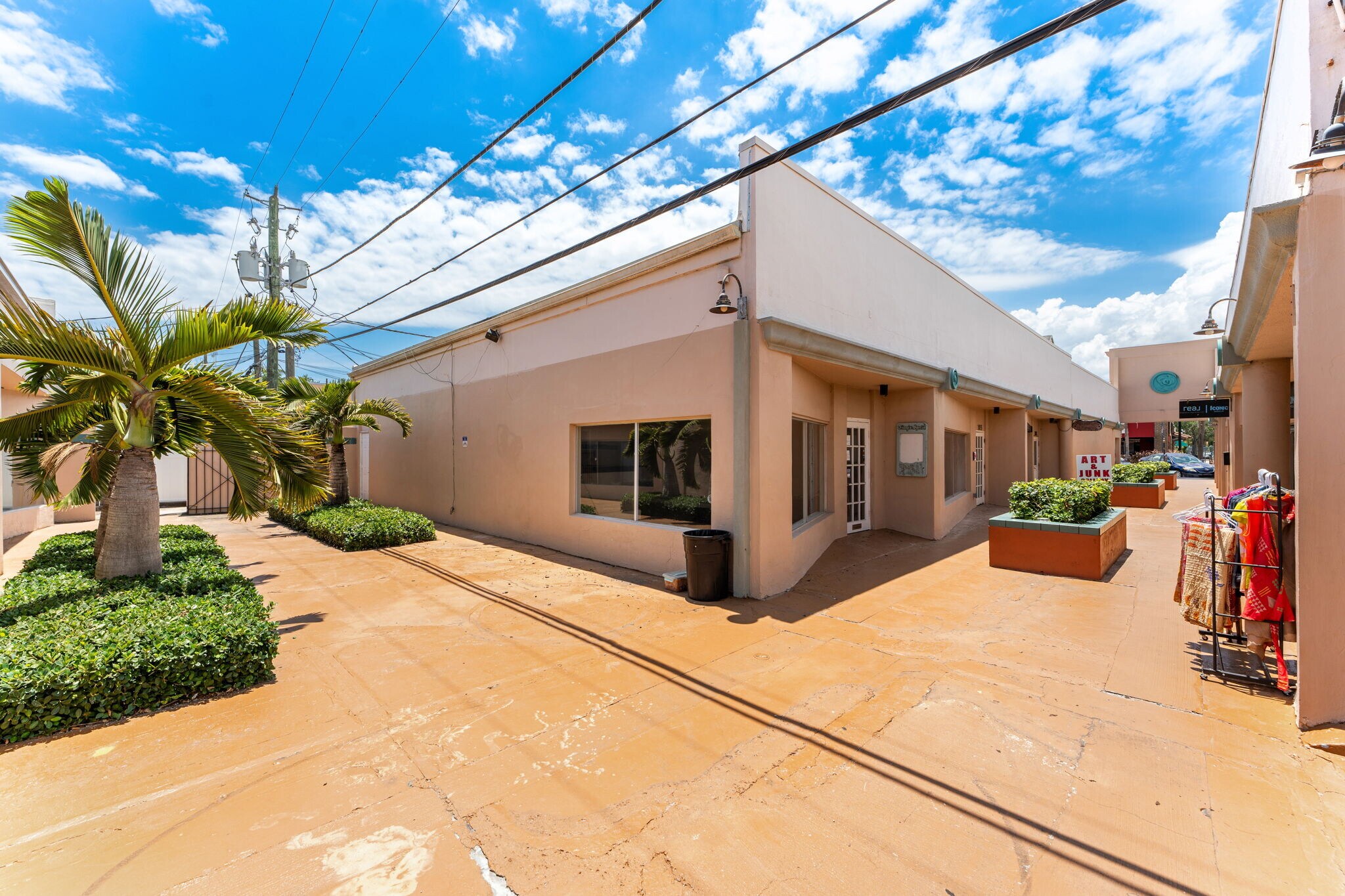 820 E New Haven Ave, Melbourne, FL à louer Photo de l’immeuble– Image 1 sur 63