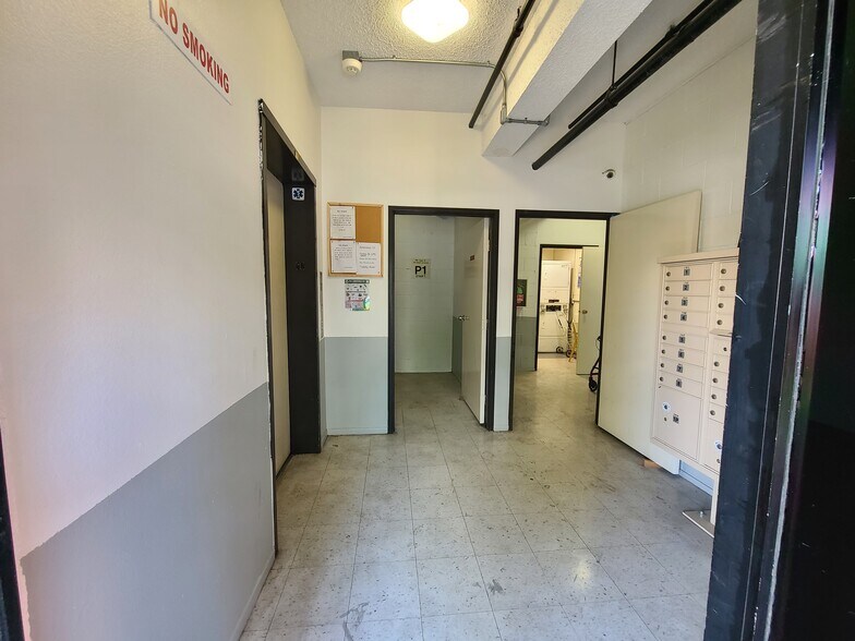 810 S Berendo St, Los Angeles, CA à vendre - Photo intérieure – Image 3 sur 32