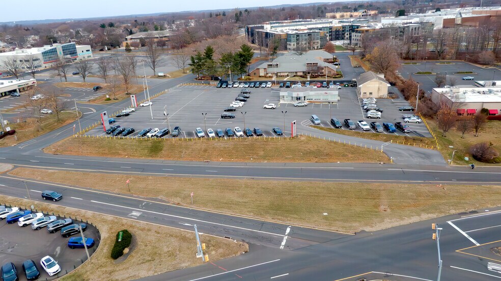 2240 Lincoln Hwy, Langhorne, PA à vendre - Photo de l’immeuble – Image 2 sur 15