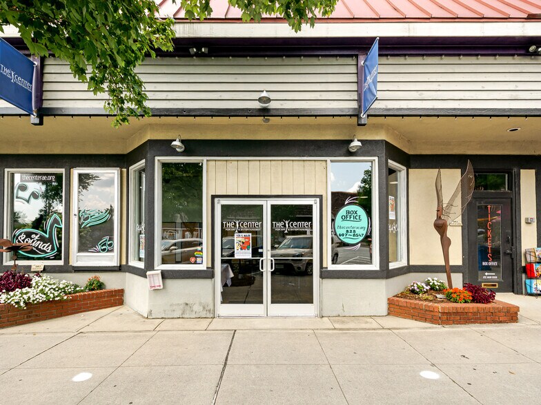 125 S Main St, Hendersonville, NC à vendre - Photo de l’immeuble – Image 1 sur 52