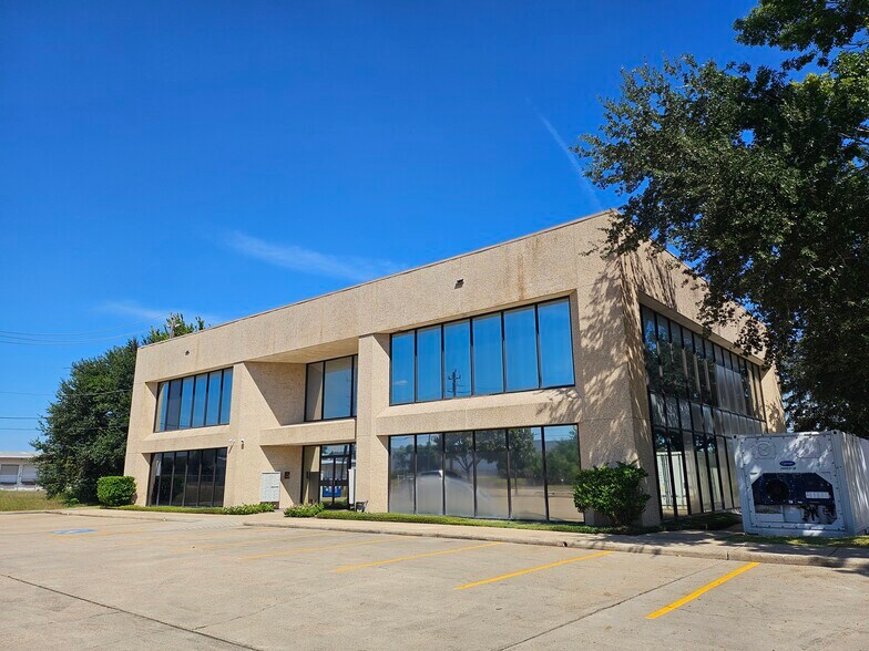 7070 W 43rd St, Houston, TX à louer - Photo de l’immeuble – Image 3 sur 9