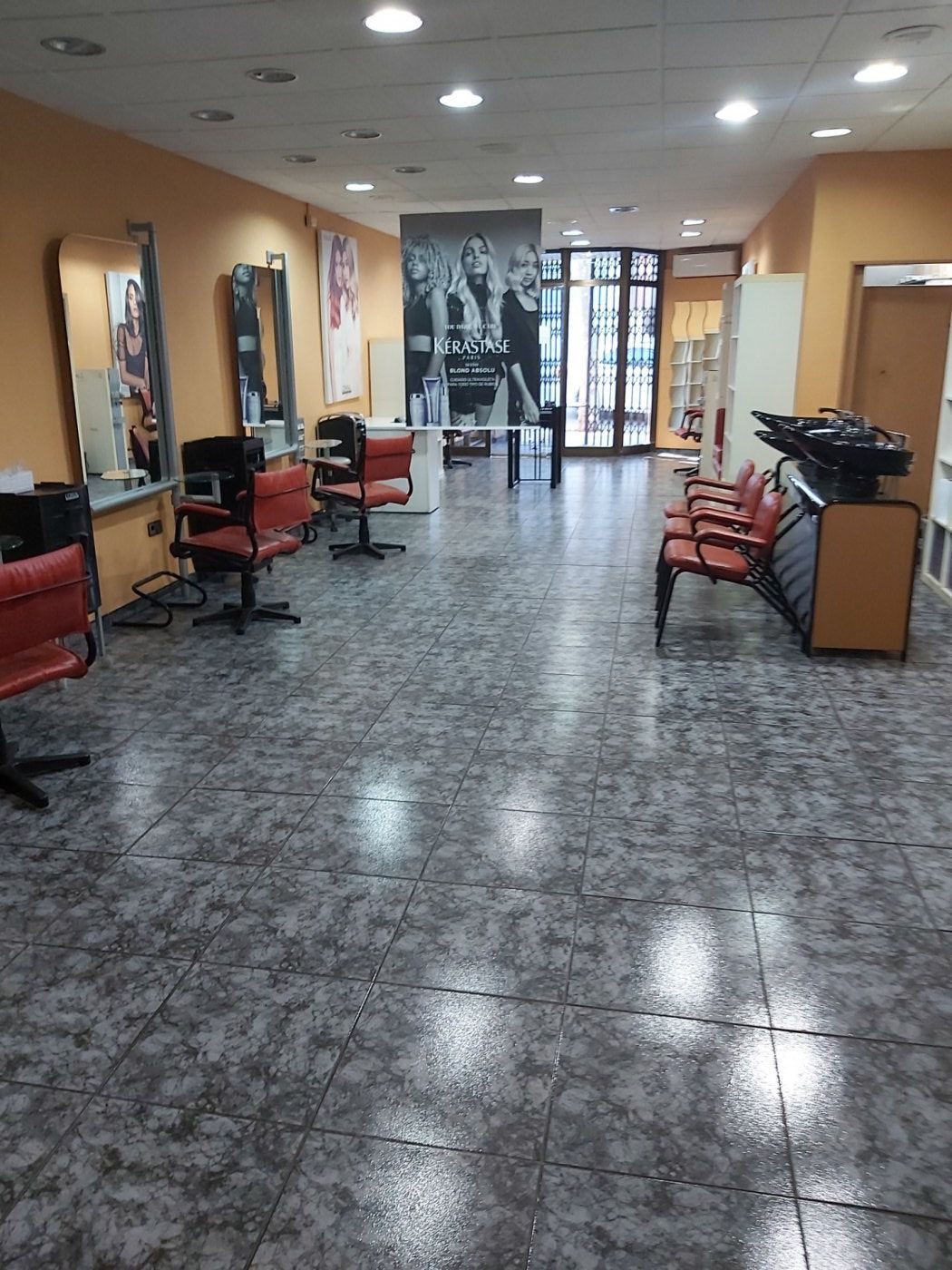 Local commercial dans Martorell, Barcelona à louer Photo principale– Image 1 sur 2