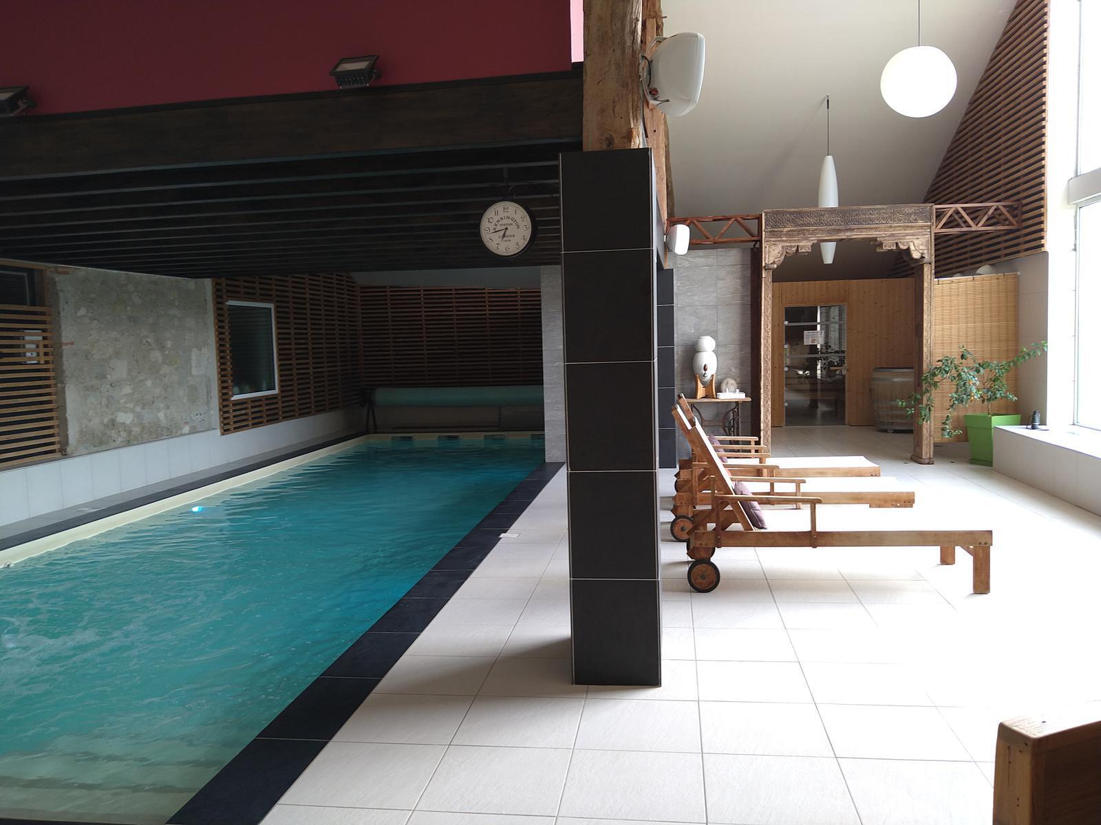 Local d'activités dans Saint-Sardos à vendre Photo intérieure– Image 1 sur 4