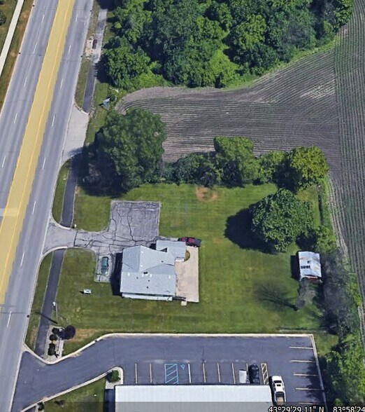 5750 Bay Rd, Saginaw, MI à vendre - Photo de l’immeuble – Image 2 sur 5