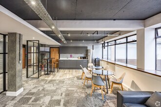 33-35 Cathedral Rd, Cardiff à louer Photo intérieure– Image 2 sur 24