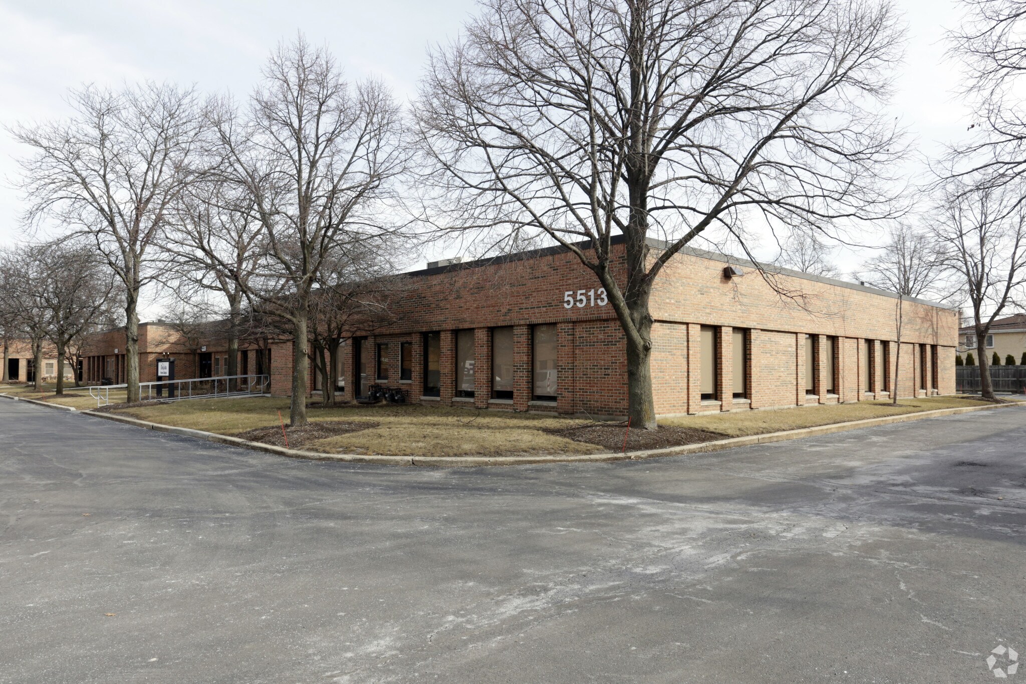 5513 N Cumberland Ave, Chicago, IL à vendre Photo principale– Image 1 sur 11