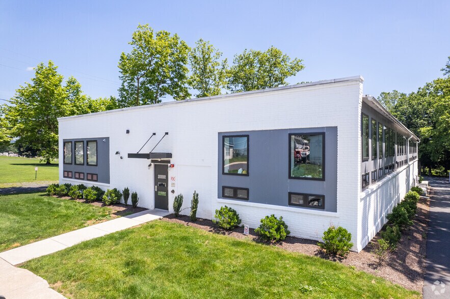 300 Penn St, Pennsburg, PA à vendre - Photo de l’immeuble – Image 3 sur 13