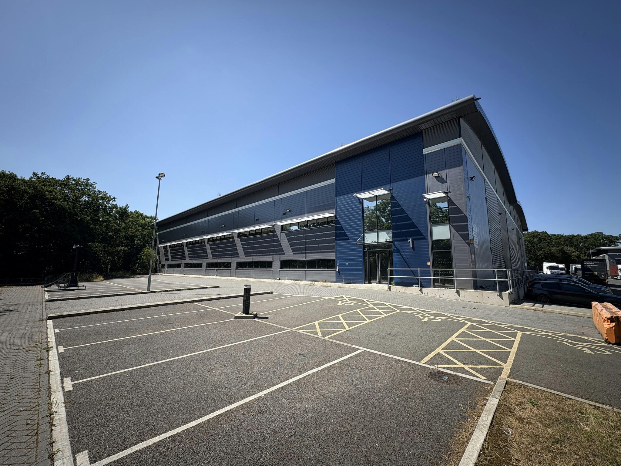 Crockfold Ln, Basingstoke à louer Photo de l’immeuble– Image 1 sur 4