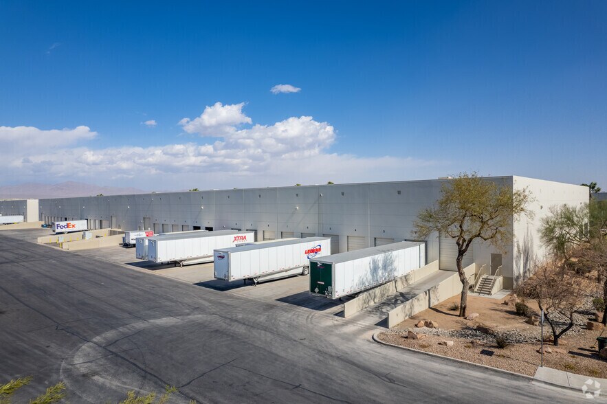 4031 Industrial Center Dr, North Las Vegas, NV à louer - Photo de l’immeuble – Image 3 sur 4