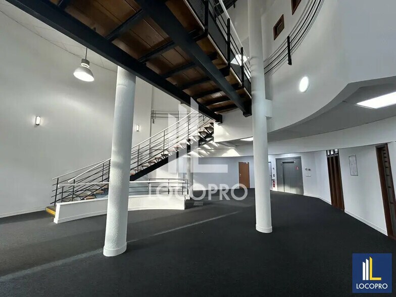 Bureau dans SOPHIA ANTIPOLIS à louer - Photo de l’immeuble – Image 2 sur 12