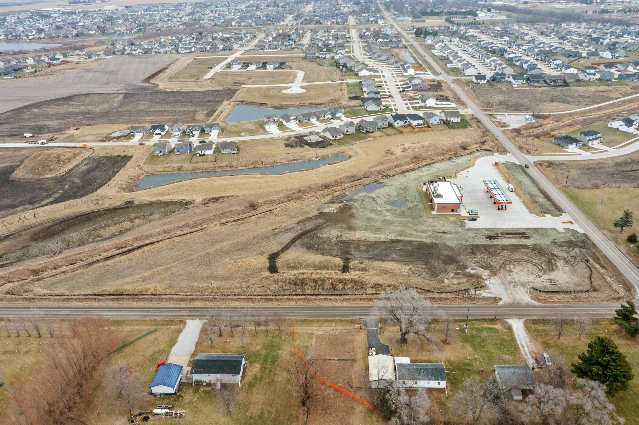 NE 64th St, Bondurant, IA à vendre Photo de l’immeuble– Image 1 sur 11