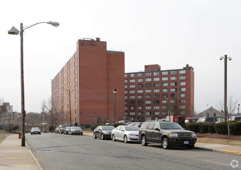 600-628 Asylum Ave, Hartford, CT à louer - Photo de l’immeuble – Image 2 sur 106