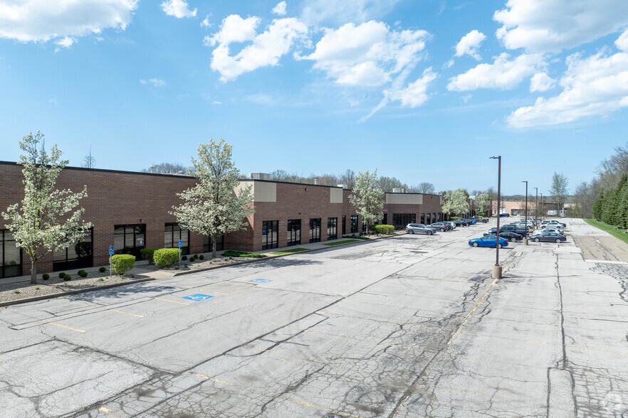 6565 Davis Industrial Pky, Solon, OH à louer - Photo de l’immeuble – Image 3 sur 5