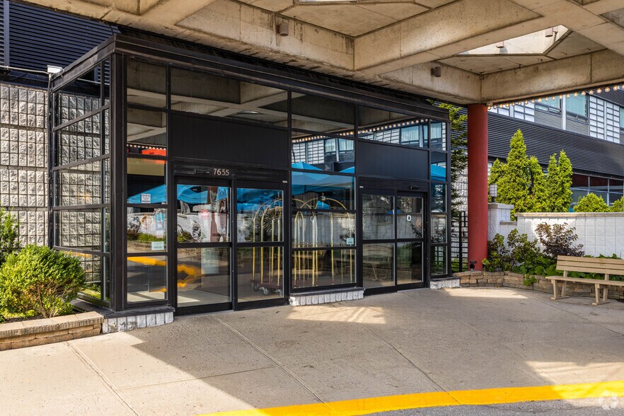 7655-7661 Boul Décarie, Montréal, QC à louer - Photo de l’immeuble – Image 2 sur 9