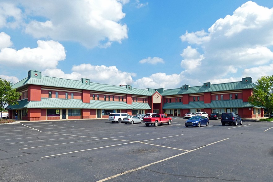 42171-42247 Ann Arbor Rd E, Plymouth, MI à louer - Photo de l’immeuble – Image 2 sur 7