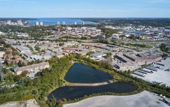 29-35 Cedar Pointe Dr, Barrie, ON - VUE AÉRIENNE  vue de carte