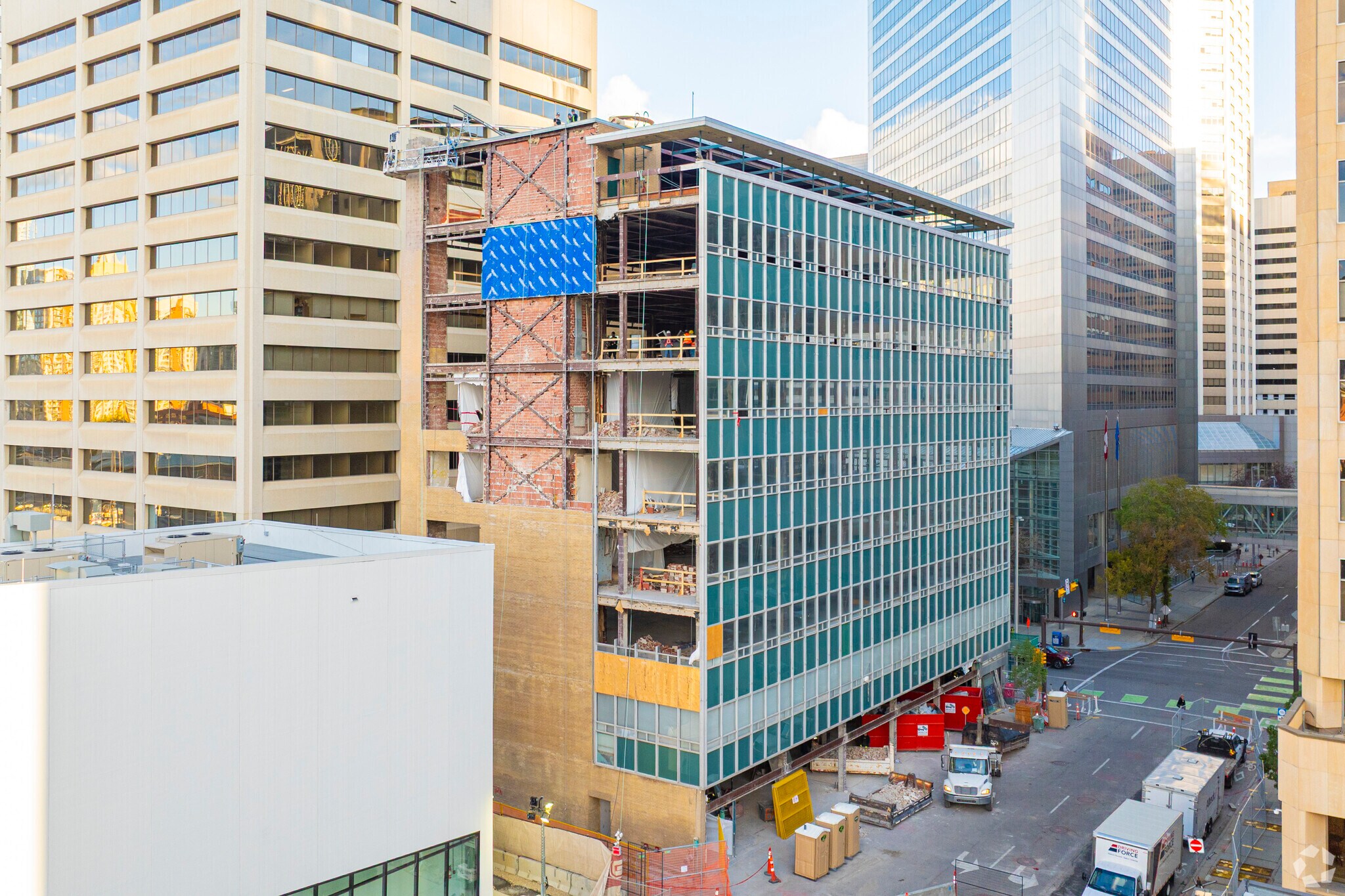 805 8 Av SW, Calgary, AB à louer Photo principale– Image 1 sur 3