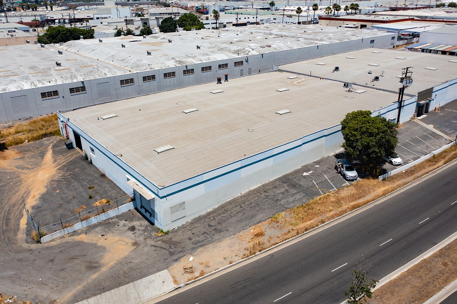 2701-2711 Garfield Ave, Commerce, CA à louer Photo principale– Image 1 sur 7