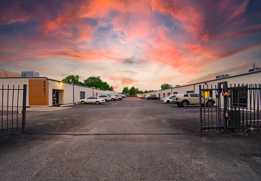 4901 Milwee St, Houston, TX à louer - Photo de l’immeuble – Image 3 sur 3