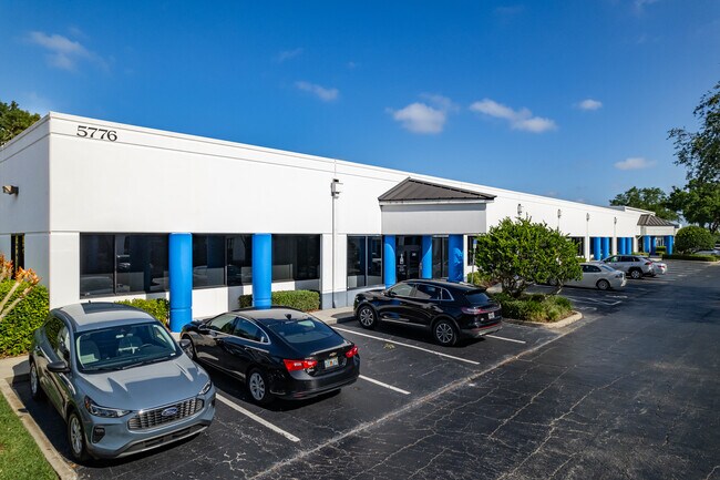 Plus de détails pour 5776 Hoffner Ave, Orlando, FL - Bureau, Industriel/Logistique à louer