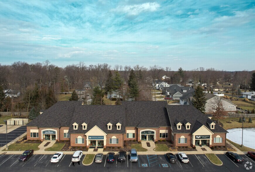 90 Executive Dr, Carmel, IN à louer - Photo de l’immeuble – Image 2 sur 11