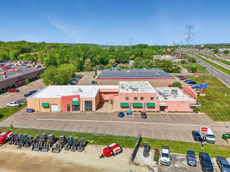 2401 Highway 13 W, Burnsville, MN à vendre - Photo de l’immeuble – Image 2 sur 37