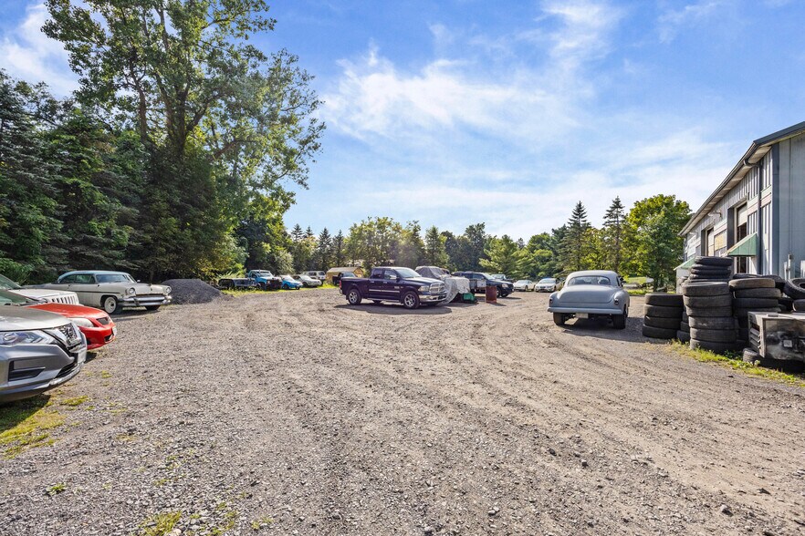 688 Frey Rd, Macedon, NY à vendre - Photo de l’immeuble – Image 2 sur 46