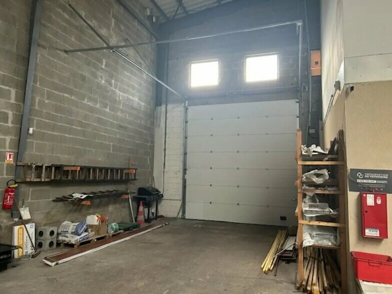 Local d'activités dans Joué-lès-Tours à vendre - Photo intérieure – Image 2 sur 5