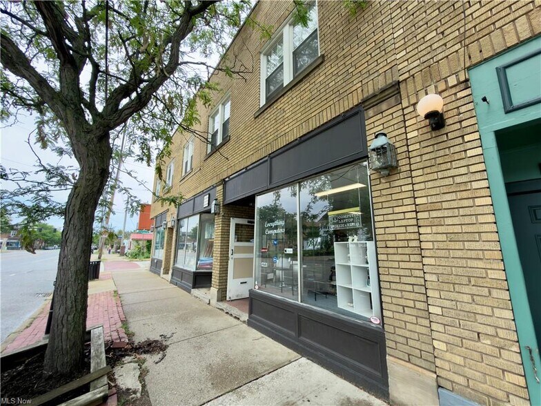17020 Madison Ave, Lakewood, OH à vendre - Photo de l’immeuble – Image 2 sur 50