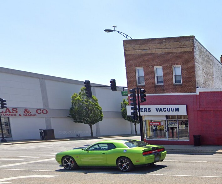 73 E University Ave, Champaign, IL à vendre - Photo principale – Image 1 sur 1